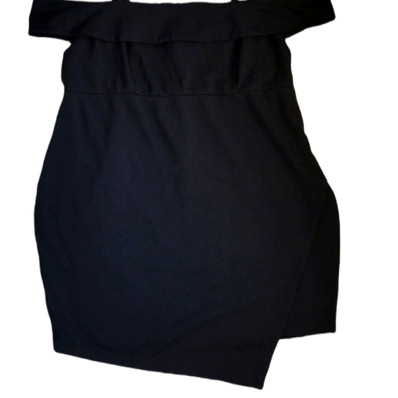 Torrid Black Off Shoulder / Cold Shoulder Assymetrical Hem Bodycon Dress - Picture 2 of 14